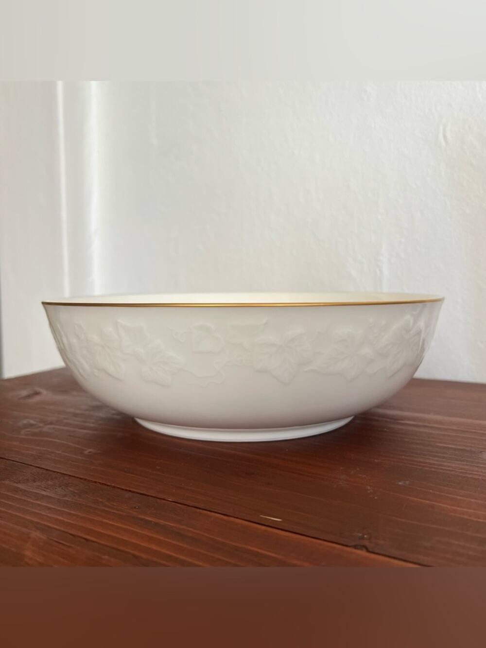 Noritake Halls of Ivy Ivory China 9" Bowl (Gold Trim)